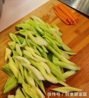 家常芹菜菜谱,芹菜炒虾仁,清爽可口,营养美味,适合夏天