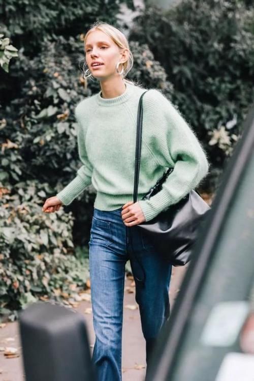 扔掉你的卫衣吧，太土了！现在流行穿“香菜衣”，时髦舒适还高级