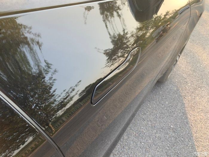 国产车|享受放荡不羁的赛力斯SF5，黑赛所向披靡！