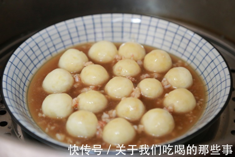 好吃|三伏天，土豆这么做，是菜也是饭，好吃又营养，做法方便，不怕胖