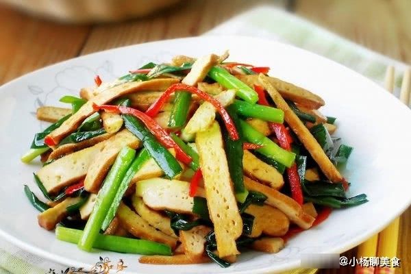 冬天，吃大鱼大肉不如它，上锅炒一炒，补钙长个头，好吃又下饭