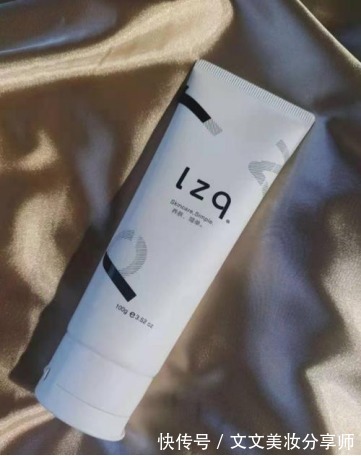 提取物|这几款“黑名单”洗面奶出事了!全是网红爆款,但是很容易烂脸