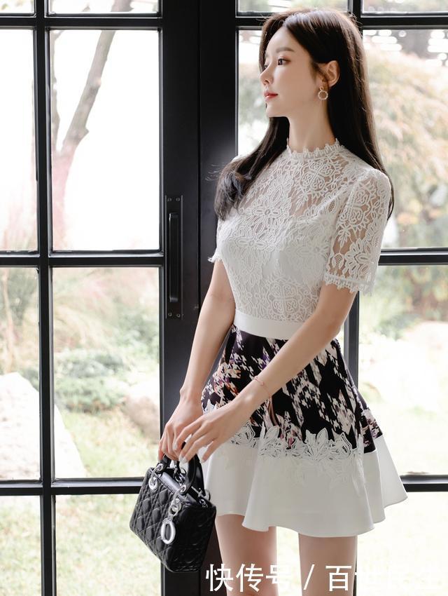 花纹镶边透气雪纺衫,搭配墨染蓬松及膝裙,展现孙允珠出水芙蓉