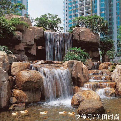 院子|13个庭院“假山景观”设计，诠释意境之美，让院子锦上添花