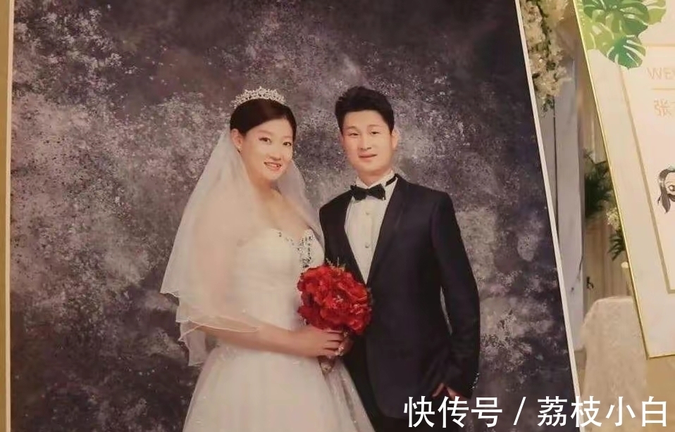 中国女排国家队|3年生下2个大胖小子!女排主攻一家4口拜年,李盈莹搭档幸福美满