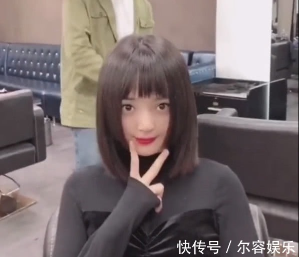 男友 女子因长相丑被男友抛弃,当她换了发型后,男友想复合