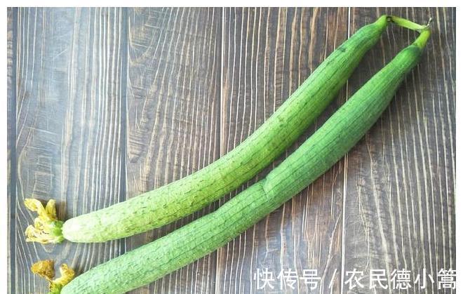 丝瓜|炒丝瓜,别只知道干炒,多加1步,丝瓜嫩绿不发黑