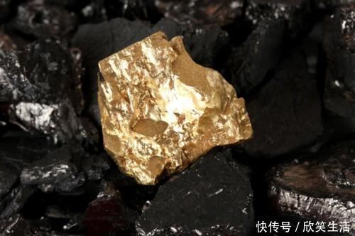 黄金 地球有60万亿吨黄金,每人能分近9000吨,为什么挖金矿这么难?