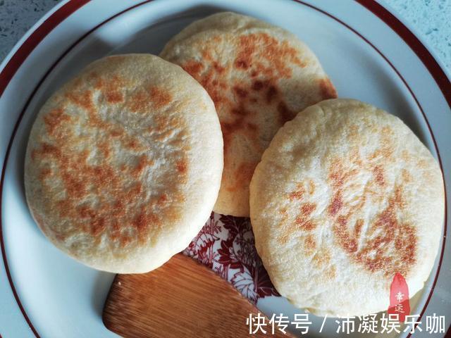 紫甘蓝|这个饼凉了也不会硬，天热了吃这样的饭菜，不会让你出汗哦