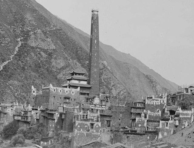 军机大臣|雍正将侍卫提为军机大臣,乾隆上位后又让他自尽,两位帝王真高明