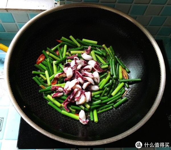天气转凉,这菜可常吃!温和不辣口,配它炒一炒,鲜嫩好吃又开胃