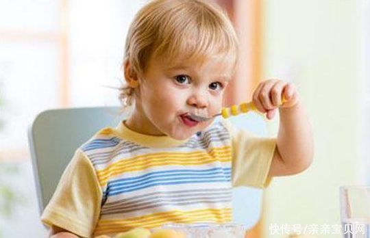 隐患|孩子经常被父母“喂饭”，潜藏隐患真不少，第一个伤害的就是脾胃