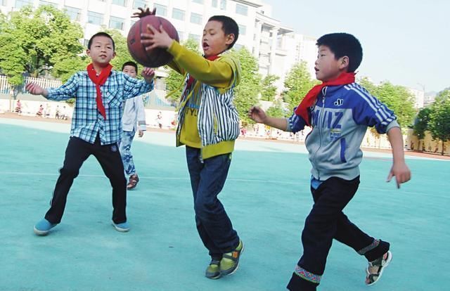 身高|180cm并不是最理想身高，太高影响健康，你家娃在黄金区间内吗？