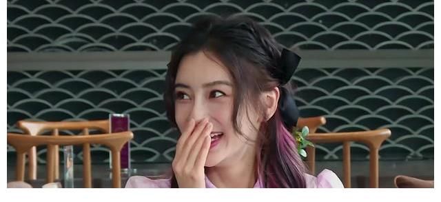 bbaby有多能吃？早餐吃三碗馄饨还不够，网友：这么吃还不胖？