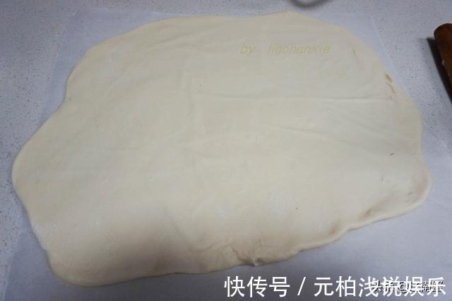 面包|我把面包做成了大饼，女儿却说特别好吃，早餐吃了两大块