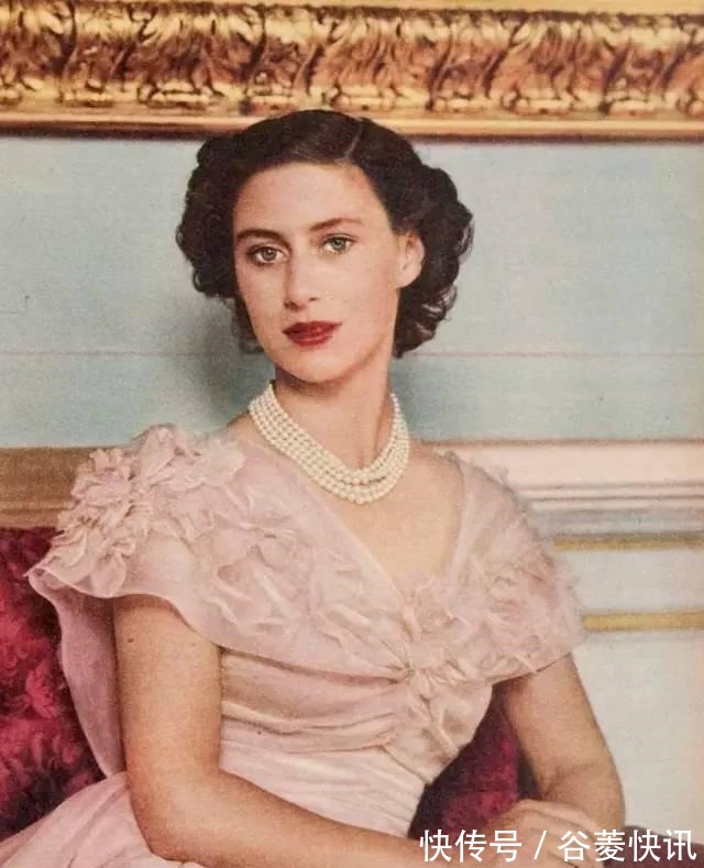 珍珠项链&玛格丽特对此五股项链情有独钟,四次出现在生日肖像中,厉害了!