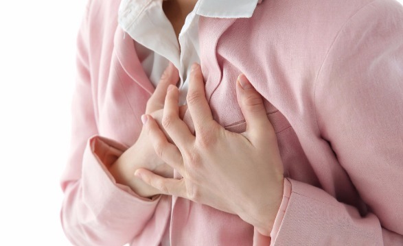 异常|女生身体出现3个异常,大概离停经不远了,多吃3物可延缓绝经期!