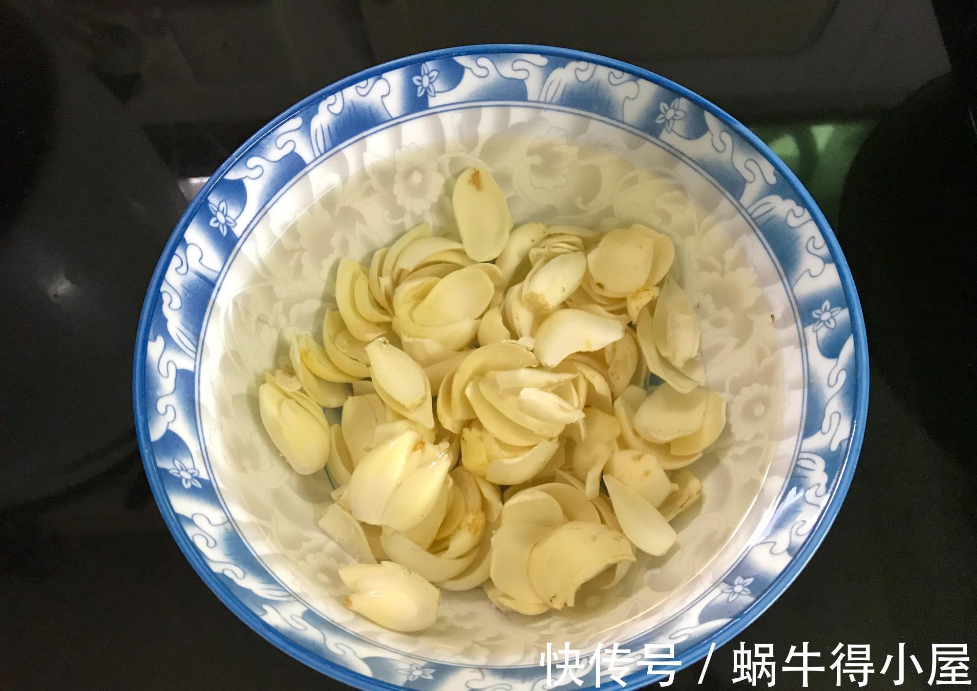 食材|夏天,女人要多喝此甜羹,三种食材一起炖,营养滋润,面膜都省了