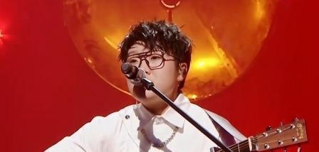 闪光的乐队开播:四位好声音学员同台差距太大,00后的她收获最大