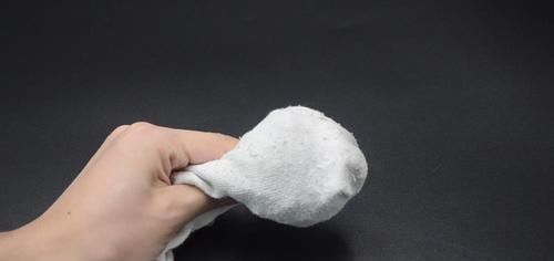 旧袜子一只也别扔,放在家里特别实用,一年能省几百元,涨知识了