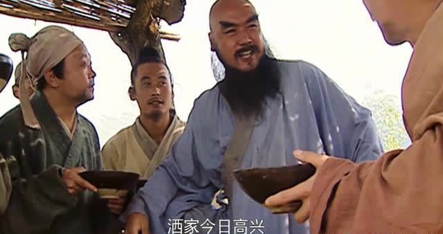 水浒传&宋江李逵毙命,鲁智深武松在六和寺炖砂锅狗肉,林冲默默地捣蒜泥