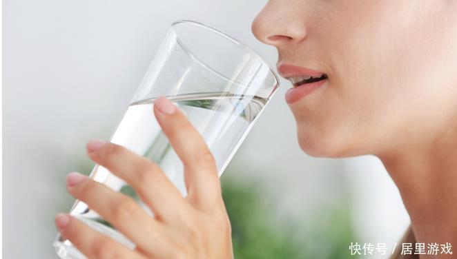 中年|养生从喝水开始,那怎样喝水才健康呢?牢记4个喝水技巧
