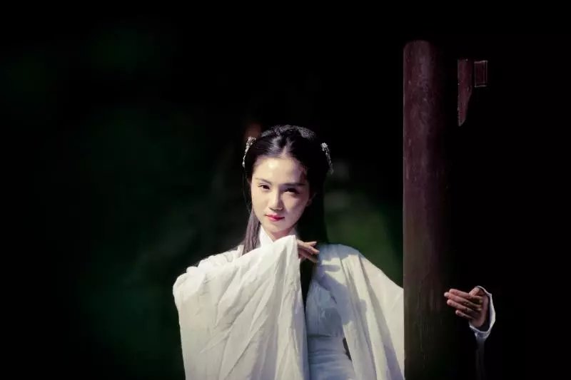 世间最美：一是女子，一是文字|诗词 | 苎萝山