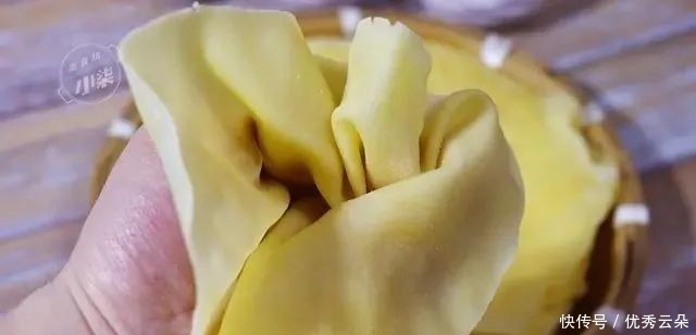 干面粉|偷学老阿姨水烙玉米饼,不用一滴油,一次烙20张,比煎饼还好吃!