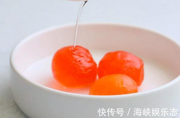 苦瓜最好吃的做法，当然是搭配咸蛋黄，醇香又清爽