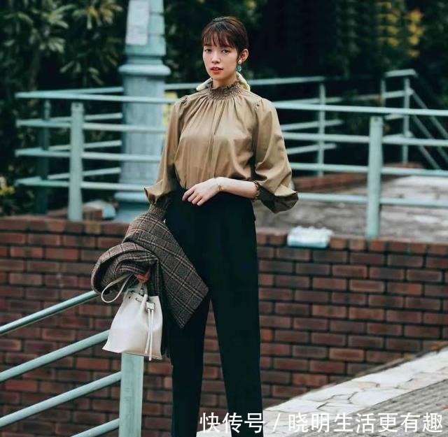 黑裤 秋天的办公室,哪些衣服是必入5类“穿搭”灵感,挑战高阶时髦!