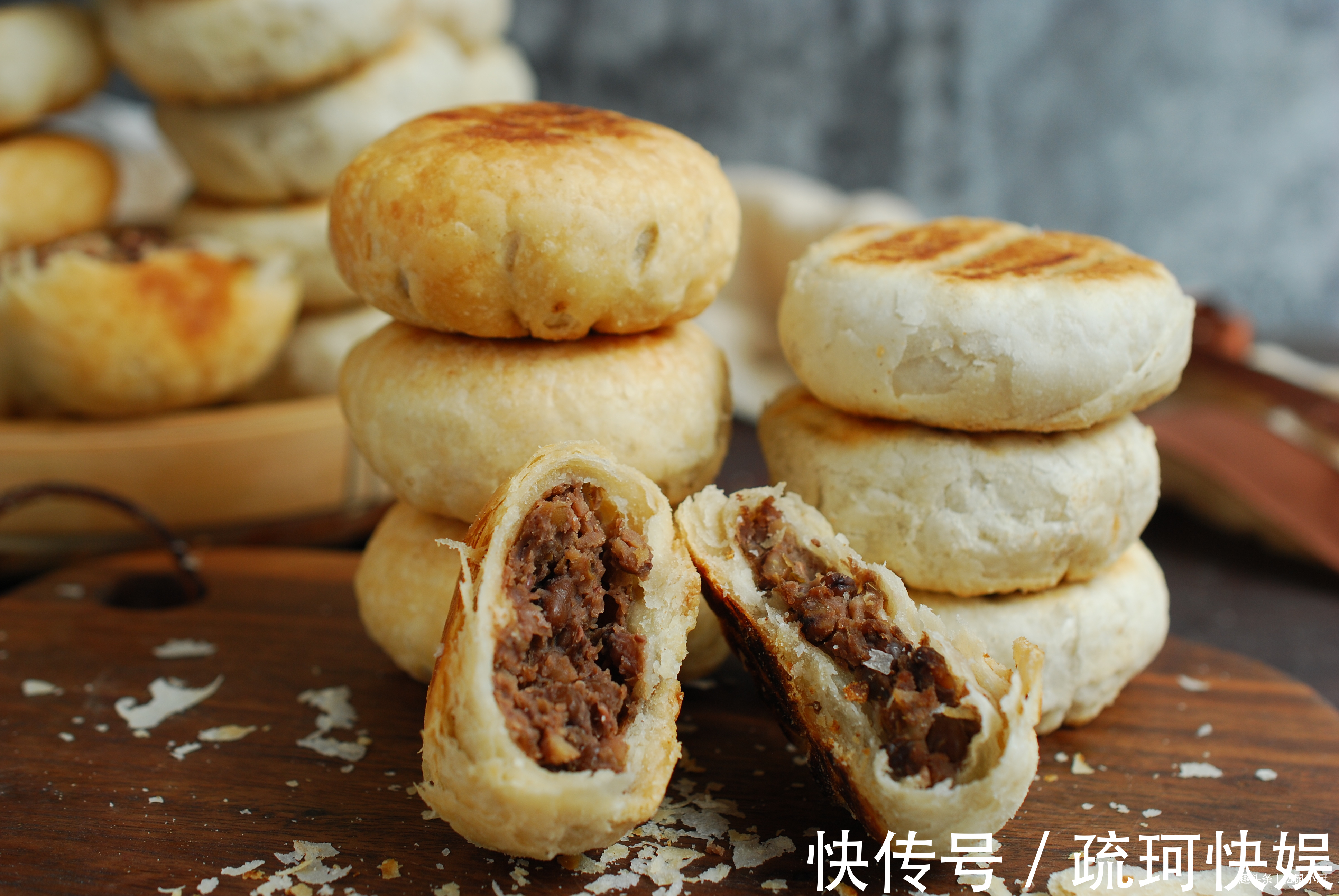 面团|家里有电饼铛吗来做个红豆酥吧，一碰就掉渣，比烤箱版还好吃