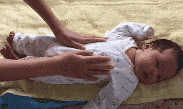 宝妈|0-3月新生宝宝哭闹不止,爸妈手足无措?送你7个哄停妙招,很实用