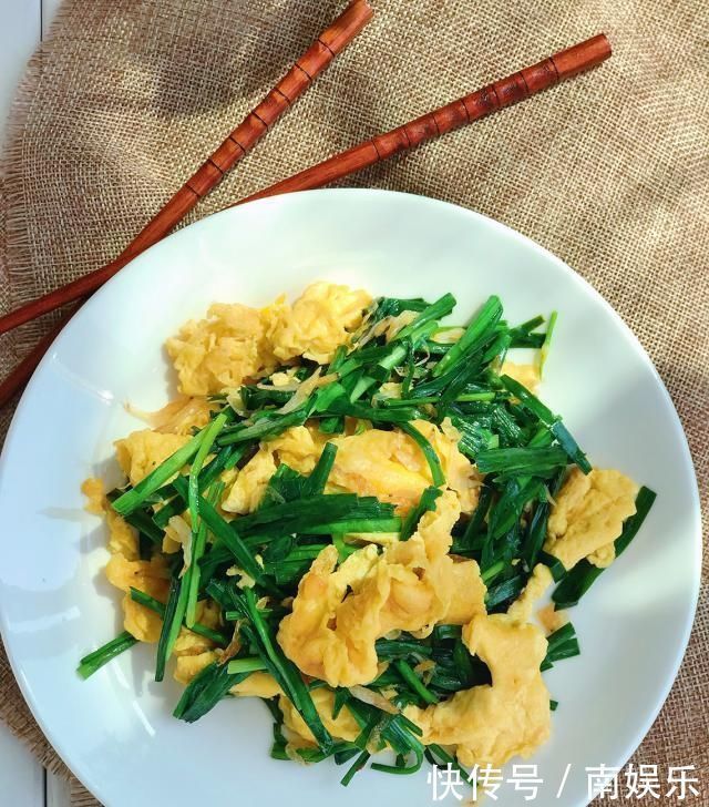 除了韭菜炒鸡蛋、西红柿炒鸡蛋,鸡蛋还能配什么