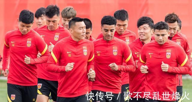 逆转|中国足球新赛季留洋首球！22岁小将率队3-2逆转，已在海外漂泊6年