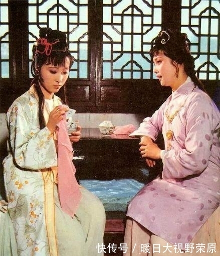 薛宝钗!红楼梦里的一句诗词, 暗示了林黛玉的原型身份与结局!