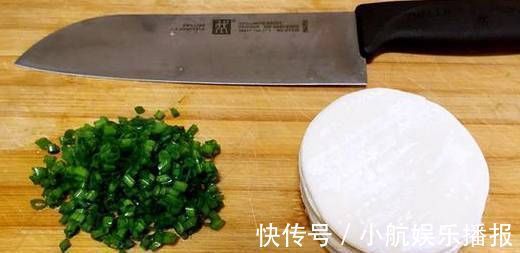 葱油饼这一种做法，不用和面，10分钟就能吃上香喷喷的早餐
