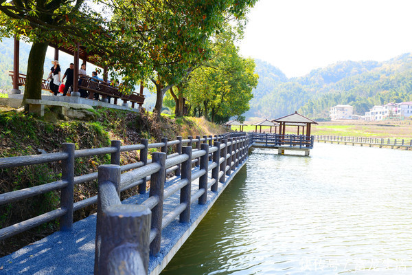 梅岭狮子峰，南昌第一山，怪石奇洞不输黄山，悬崖秋千、滑翔伞、玻璃漂流个个刺激