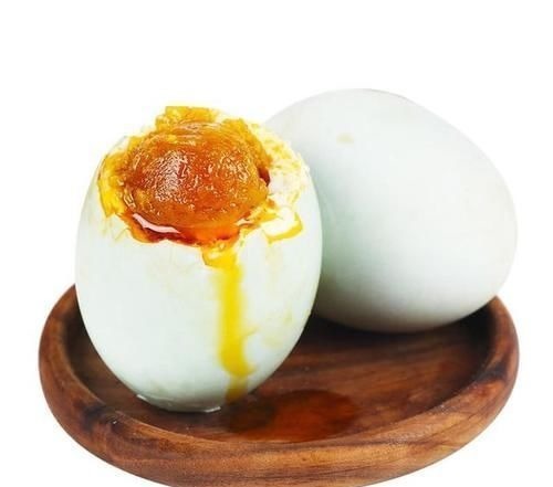 风湿痹痛|一只咸鸭蛋，治病大功效！10大妙用法，横扫全身上下10种疾病！