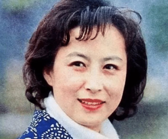 女儿|二十年前，母亲惊艳了中国影坛，二十年后，女儿被评为“全球最美”