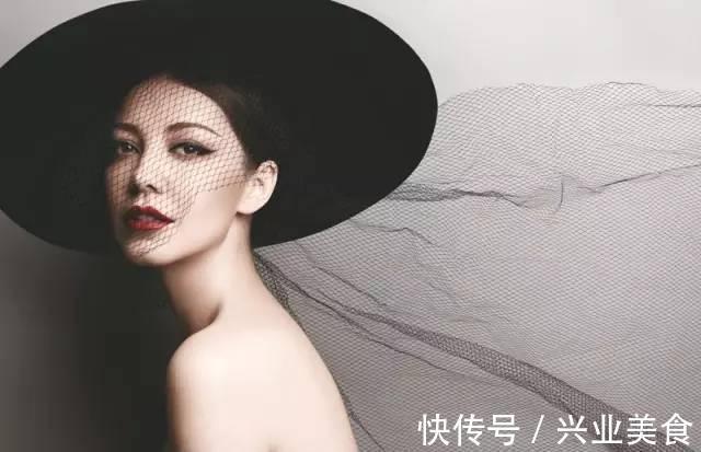 肌肤 晚上是护肤的黄金期,建议记住“2要1不要”,肌肤白又嫩