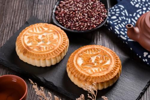 酥软|教你自制月饼，香甜酥软不油腻，提前学会，中秋不用出去买了