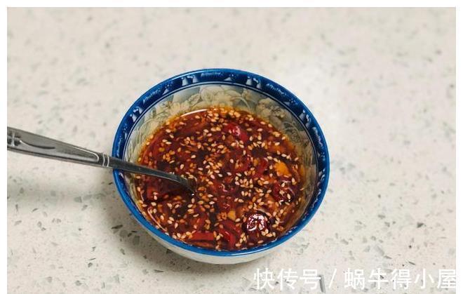 黄瓜|芹菜拌花生怎么做才好吃?掌握几个小技巧,清脆爽口,颜色不发黑