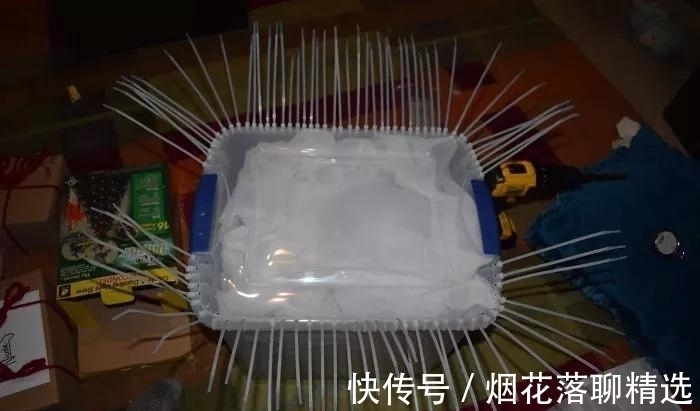 糖果包|来啊相互伤害啊，礼物包装成这样，一看就不是啥正经礼物