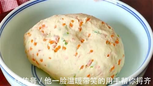 胡萝卜|家里有面粉试试这样做,比馅饼简单,比包子好吃,我家一周做3次