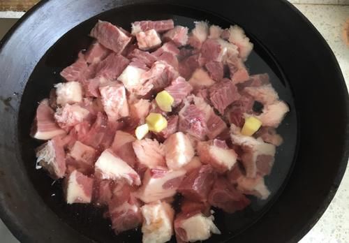 牛肉炖不烂,嚼不动?加点“它”,30分钟就软烂入味,吃着不塞牙