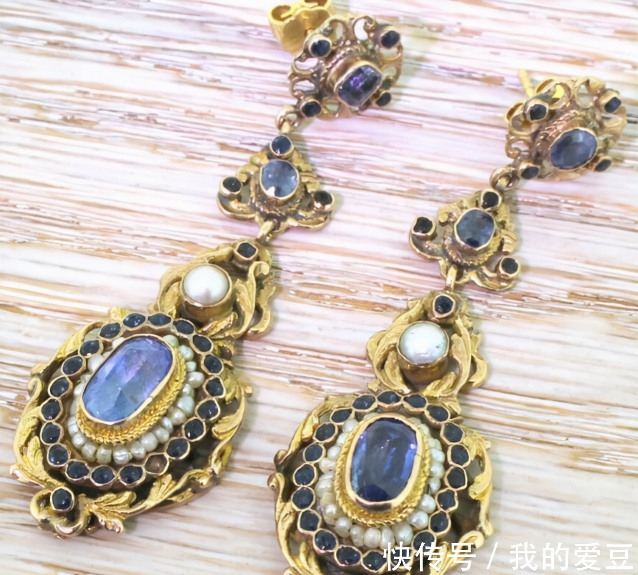 伊特鲁里亚#有着万年历史的项链,随着时间而愈发的多样化,有极大的鉴赏价值