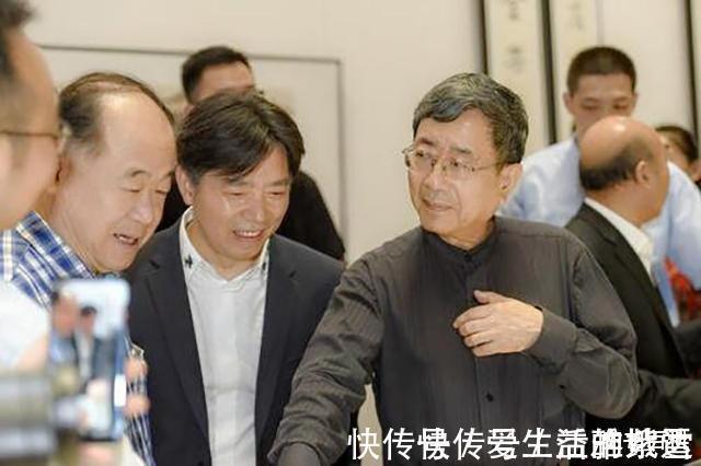 诺贝尔奖&莫言书法展被吐槽,看到他给港珠澳大桥的题词后,众人不该指责