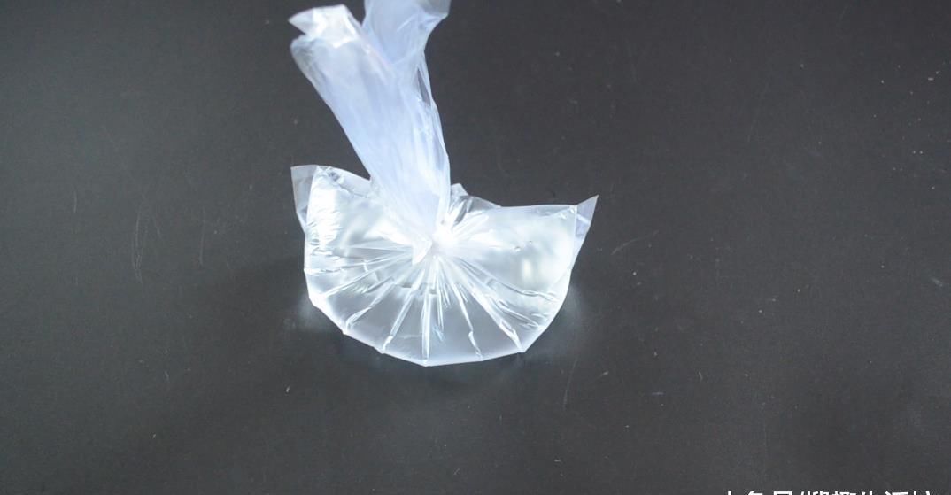  没想到|花盆上放一个塑料袋, 没想到还有这个妙用, 看完这招你会感谢我的