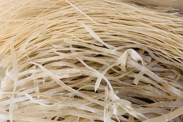 大妈|如何挑选红薯粉条农村大妈教你6诀窍,轻松辨别真假