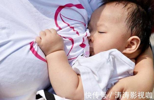 母乳|女子地铁上喂母乳，旁边男子指责不体面，女子回怼令人陷入沉思